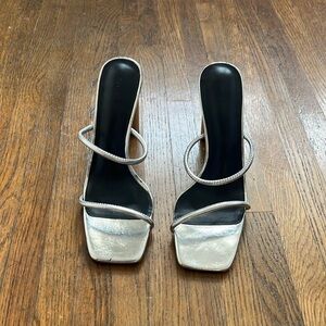 Tony Bianco Florence Heel in Silverfoil- size 9